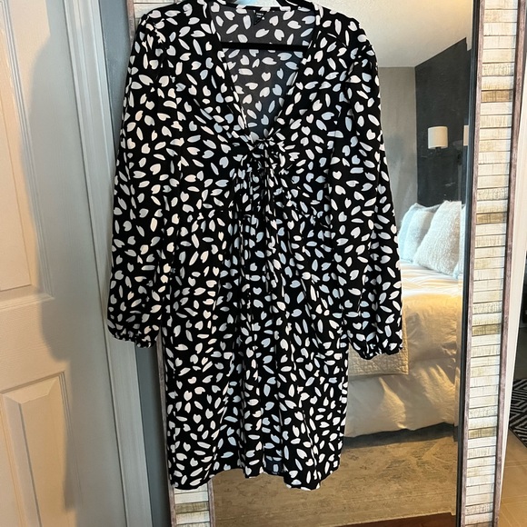 SHEIN dress size 4XL - Picture 2 of 6
